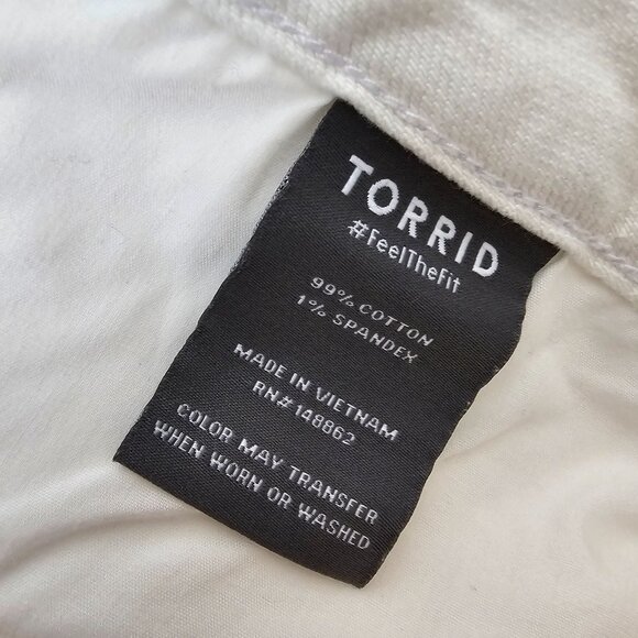 Torrid 28 White Denim Cut Off Shorts Button Fly Raw Hem High Rise Distressed - Picture 7 of 7